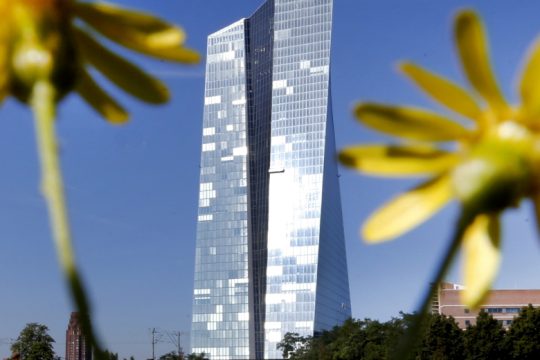 Μειώθηκε η εξάρτηση των τραπεζών από την ΕΚΤ