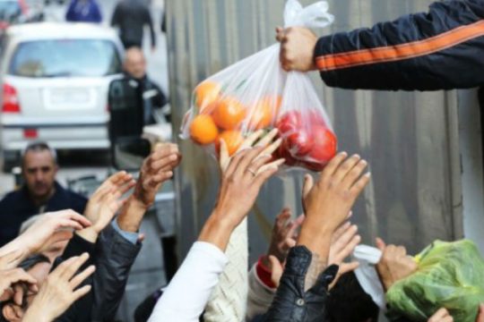 Χειρότερο από φτωχός είναι να είσαι φτωχός και καταχρεωμένος!