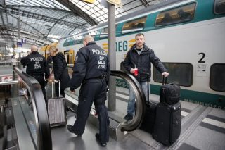 Απειλές εξτρεμιστών και στη Γερμανία