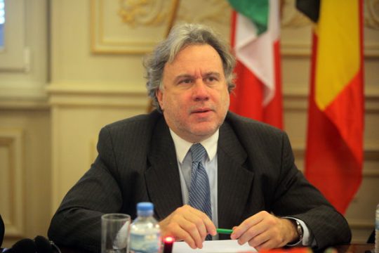 Ο δημόσιος υπάλληλος δεν είναι πια… εχθρός