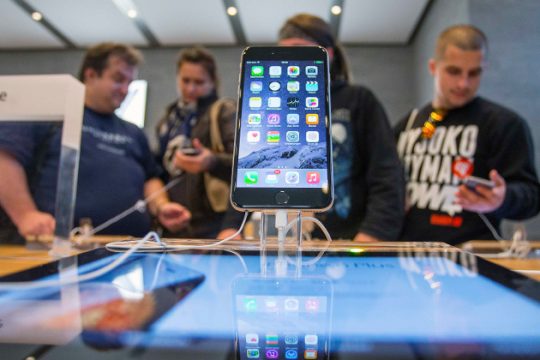 Ρεκόρ πωλήσεων για το iPhone 6