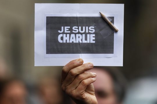 «Συγχωρεί» το Charlie Hebdo;
