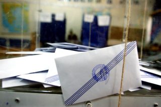 Τα «όχι» πέφτουν βροχή