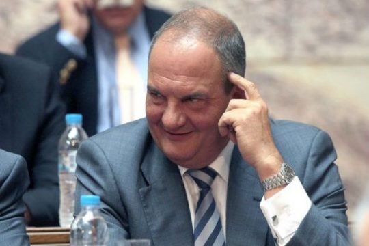 Γιατί ο Καραμανλής λέει «ναι» στην Προεδρία της Δημοκρατίας