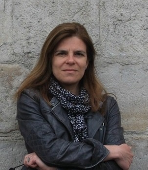 Βολβοί κρόκων και η χρυσαλλίδα της νυχτοπεταλούδας