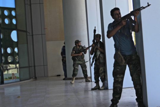 Πολύνεκρη επίθεση σε ξενοδοχείο πολυτελείας στην Τρίπολη