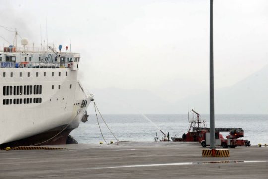 Προσέκρουσε στο λιμάνι της Πάτρας το Cruise Europa