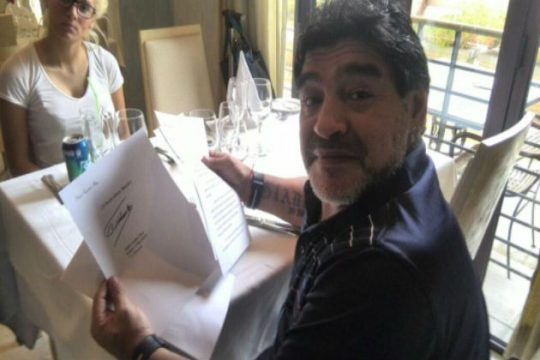 «Ο ηγέτης της κουβανικής επανάστασης, είναι ζωντανός»