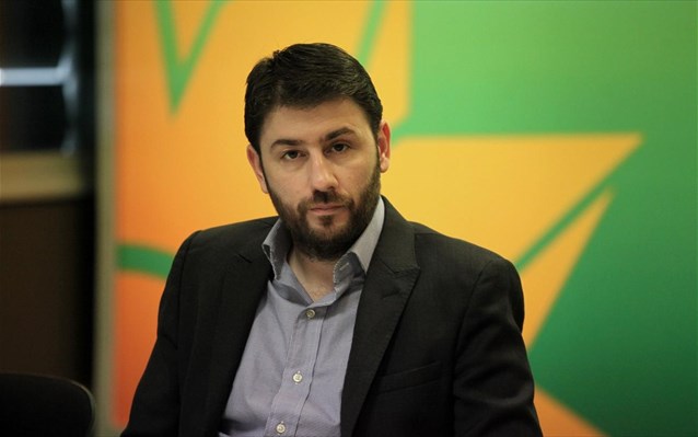 «Η καμπάνια Σαμαρά μυρίζει ναφθαλίνη»
