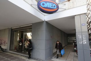 Χάθηκαν 936.917 θέσεις εργασίας από τον Οκτώβριο του 2009