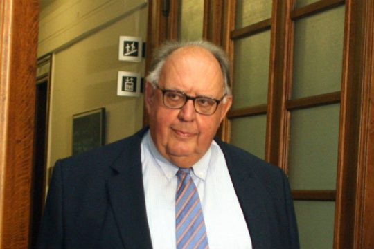 Ο Πάγκαλος ανέβαλε την αυτοκτονία του