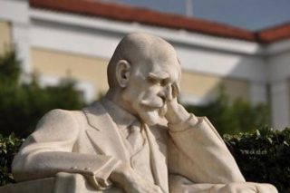 Προσήλωση και συντρίμμια