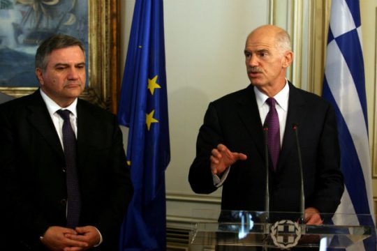 Στο πλευρό του Γ. Παπανδρέου ο Χ. Καστανίδης