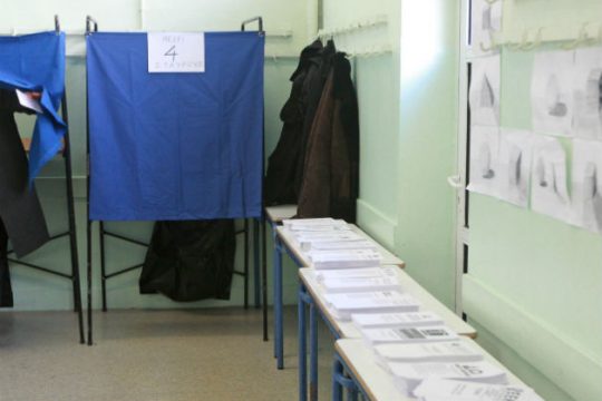 Επιθέσεις σε εκλογικό αντιπρόσωπο και υποψήφιο της Χρυσής Αυγής