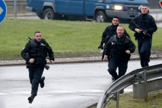 Προφυλακίσεις για τις τρομοκρατικές επιθέσεις στο Παρίσι