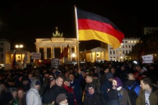 Βροντερή αντιρατσιστική απάντηση στην Pegida