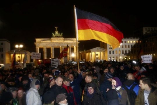 Βροντερή αντιρατσιστική απάντηση στην Pegida