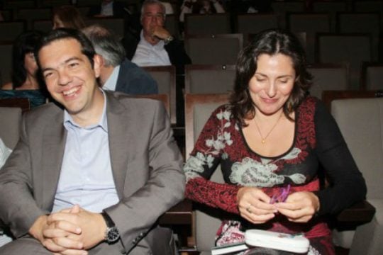 Η «Vogue» έντυσε την Περιστέρα (κι εμείς υπολογίσαμε το κόστος)