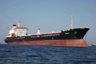 Στη Σαλαμίνα το δεξαμενόπλοιο «Araevo»