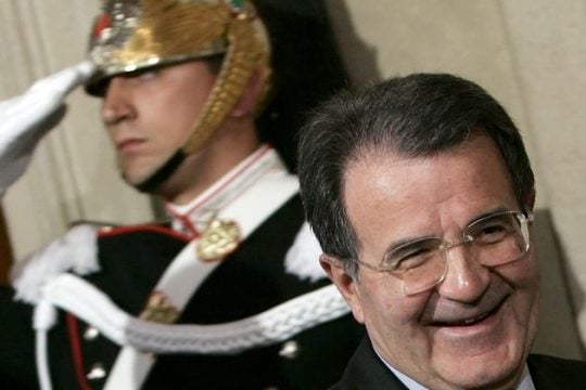 Μυστικές συναντήσεις για πρόεδρο