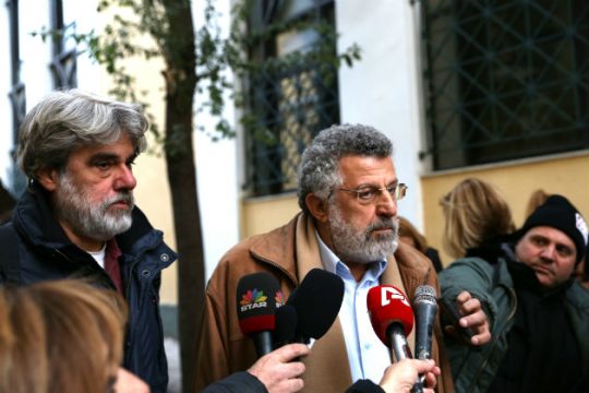 Απέτυχε η προσπάθεια φίμωσης της «Εφ.Συν.» από τη Χ.Α.