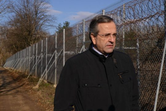 Οι μισαλλόδοξες δηλώσεις Σαμαρά «πονοκέφαλος» για Αβραμόπουλο, Μέρκελ
