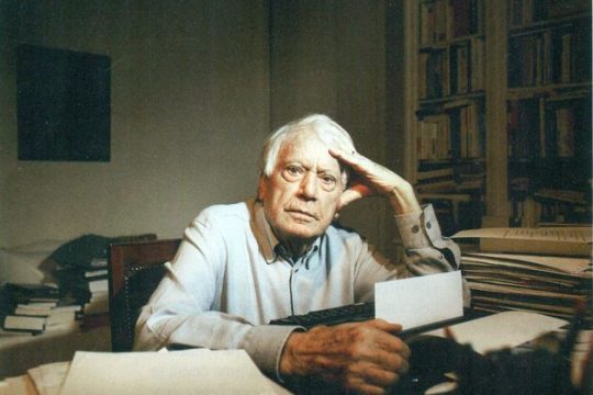 Με το μελάνι των έμμονων αναμνήσεων