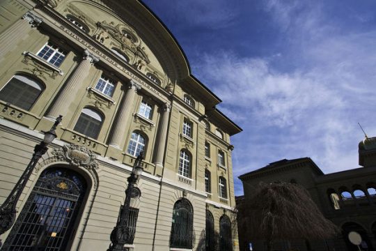 Το ελβετικό φράγκο, θηλιά για τους δανειολήπτες
