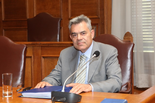 Ο Τάσος Μαντέλης επιστρέφει χρήματα στο Δημόσιο