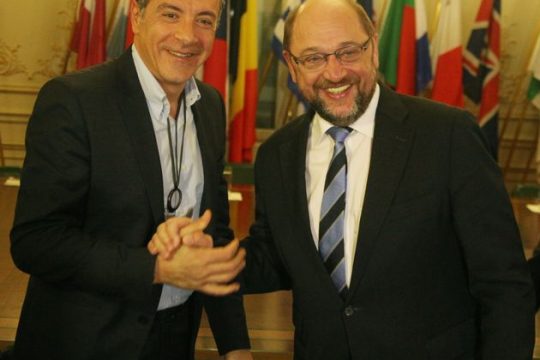 Ο Μάρτιν Σουλτς ψηφίζει Σταύρο Θεοδωράκη