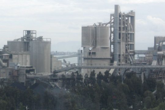 Άκυρες οι απολύσεις στα Τσιμέντα Χαλκίδας