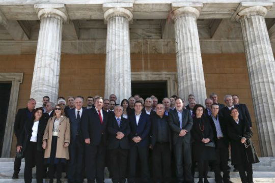 Η αμηχανία της αντιπολίτευσης