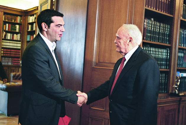 Στις κάλπες οι πολιτικοί αρχηγοί των κομμάτων