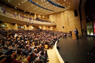 Θα σας πάρουμε και τις… γυναίκες