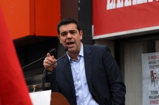 Αλλοι με κάλπες κι άλλοι με… εμφύλιο