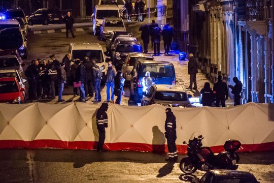 Ομηρία από έρωτα σε «δύσκολο» παρισινό προάστιο