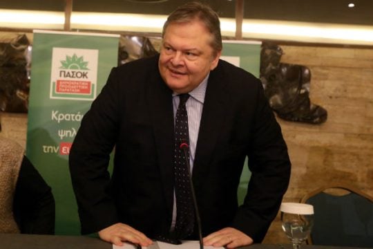 Βενιζέλος: «Προσωπικό» και «ατομικό» το κόμμα του Παπανδρέου