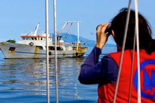 Ψαρεύει ψήφους με… βιντζότρατα