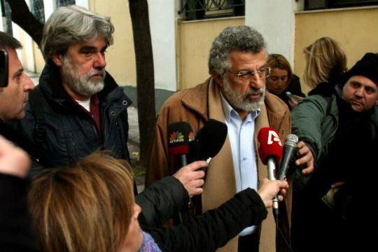 Η «Εφ.Συν.» στο στόχαστρο της Χρυσής Αυγής: Όλα όσα έγιναν στο δικαστήριο