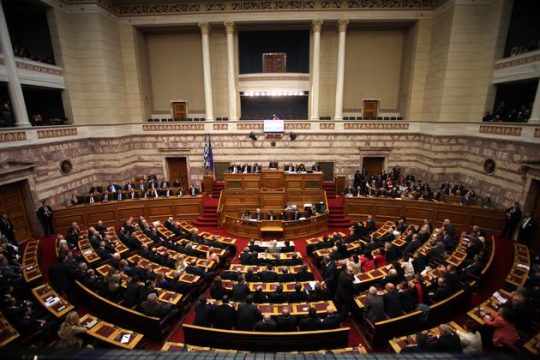 Λίγοι μπήκαν, πολλοί κι ο Παπανδρέου έμειναν εκτός