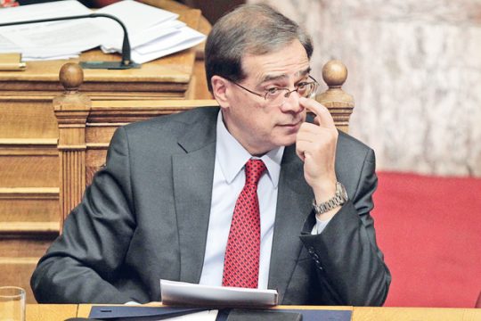 Καβγάς για 22 δισ. που πρέπει να βρεθούν
