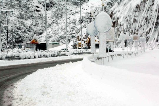 Ανεβαίνει η θερμοκρασία, παραμένει ο παγετός