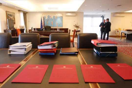 Πρώτες βοήθειες και μετά… τομές στη δημόσια Παιδεία