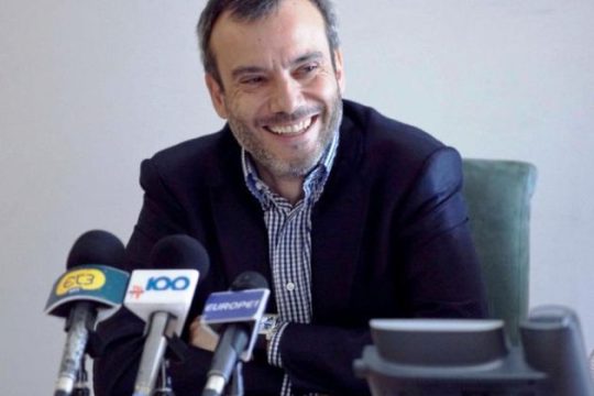 Εφαγε… πόρτα επειδή διαφώνησε