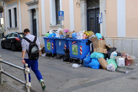 Στα οδοφράγματα ολόκληρο το Λεβίδι