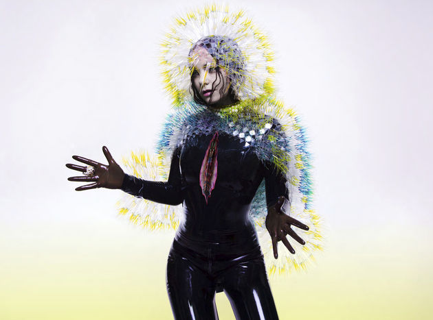 Bjork: λαμπερή και πρωτοπόρα