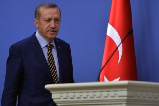 Συλλήψεις… βροχηδόν με την κατηγορία της εξύβρισης του Ερντογάν