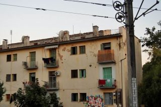 Σφραγίζονται σεισμόπληκτες κατοικίες στη Δραπετσώνα