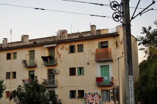 Σφραγίζονται σεισμόπληκτες κατοικίες στη Δραπετσώνα