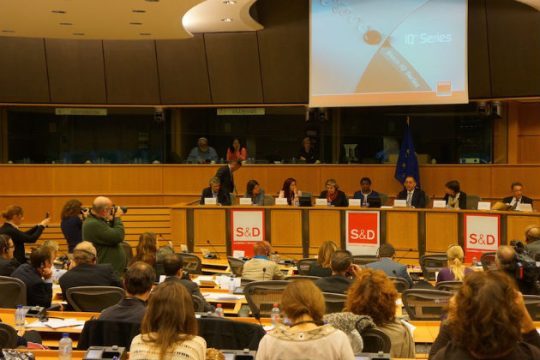 Ευρωβουλευτές στηρίζουν την Αθήνα